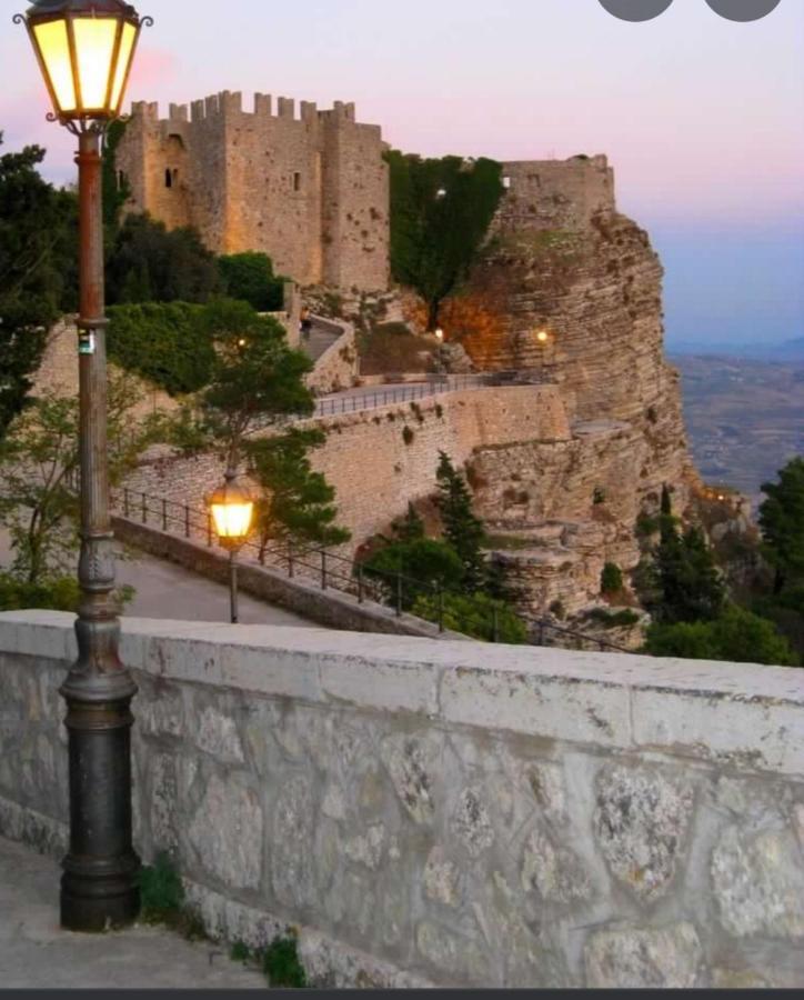 Casa Vacanze Dorotea Villa Valderice Buitenkant foto